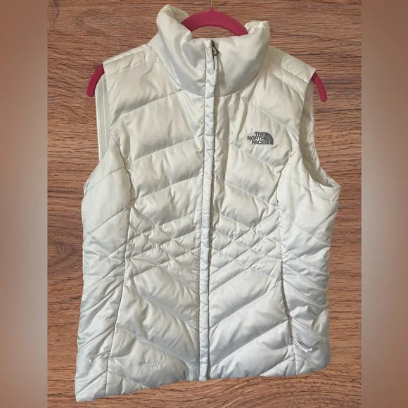 The North Face White Puffer Vest Size Medium - Picture 3 of 13